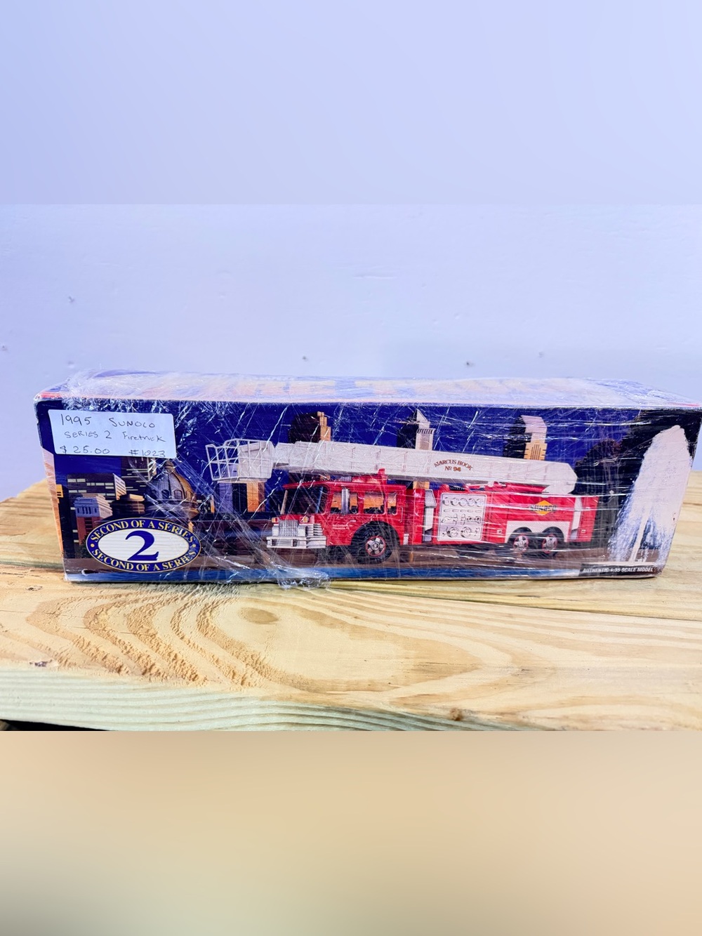 Vintage 1995 HESS Die-Cast Ladder Fire Truck Toy - Red and White
